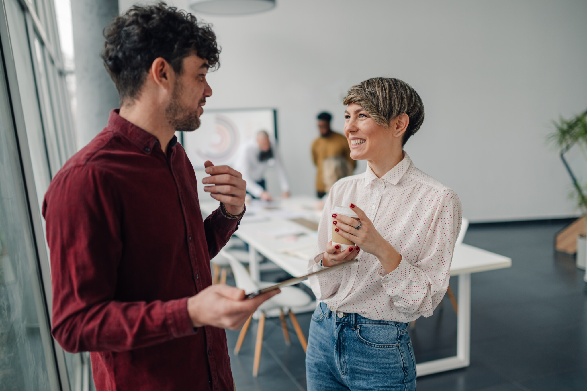 Neubauprojekt Schachenweid, Neubauprojekt, Neubauprojekt Oetwil am See, Neubauprojekt Zürich, Wohnung kaufen, Eigentumswohnung, Familienwohnung, Gartenwohnung, Attikawohnung, Erstbezug, Wohnsiedlung, Wohnüberbauung, Wohnungen, Parkplatz kaufen, Gewerbeflächen, Gewerbefläche kaufen, Begegnungszone, Grünanlage, Park, Parkanlage, Grünflächen, Bäume, Treffpunkt im Grünen, Natur, Naturnah, Ruhig, Spielplatz, Spiellandschaft, Spiel- und Liegewiese, Spielwiese, Liegewiese, Oetwil am See, Zürichsee, Zürcher Oberland, im Grünen, naturnah, idyllisch, Weitsicht, freie Sicht, Ausblick, Umgebung, Natur, Wald, Fussball, Schwimmbad, Sport, Naherholung, Sträucher, Blumenwiesen, begrünte Dächer, Mettlenbach, Minergie-Standard, Was ist Minergie-Standard?, Minergie, Energieverbrauch, Nachhaltigkeit, Bauherrin, Anlagestiftung, Seraina Invest, Seraina Investment Foundation
